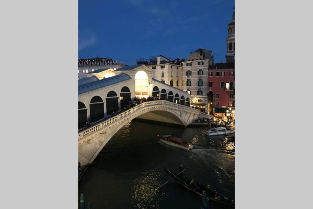 Rialto Apartment With Canal Grande View Venedig Eksteriør billede